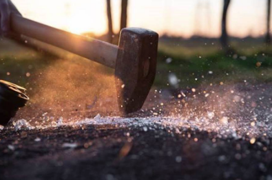 brown hammer on focus photography